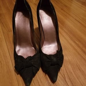 Guess Suede Pumps